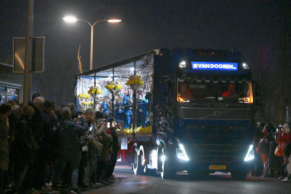 ../Images/Verlicht bloemencorso 2025 093.jpg